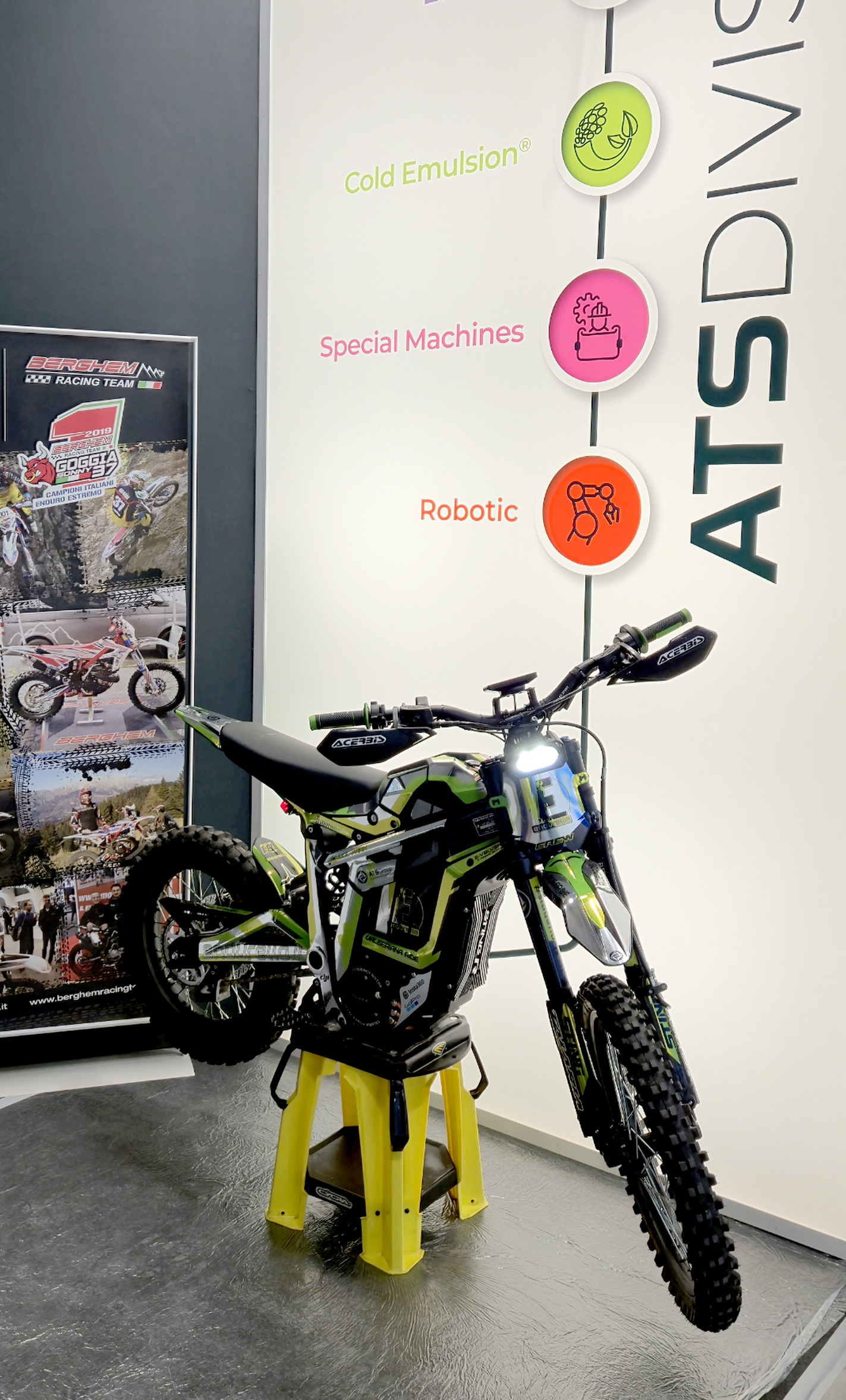 Presentazione moto elettrica Endurello per sponsorizzazione green ATS Packaging Group a Ipack-Ima Milano
