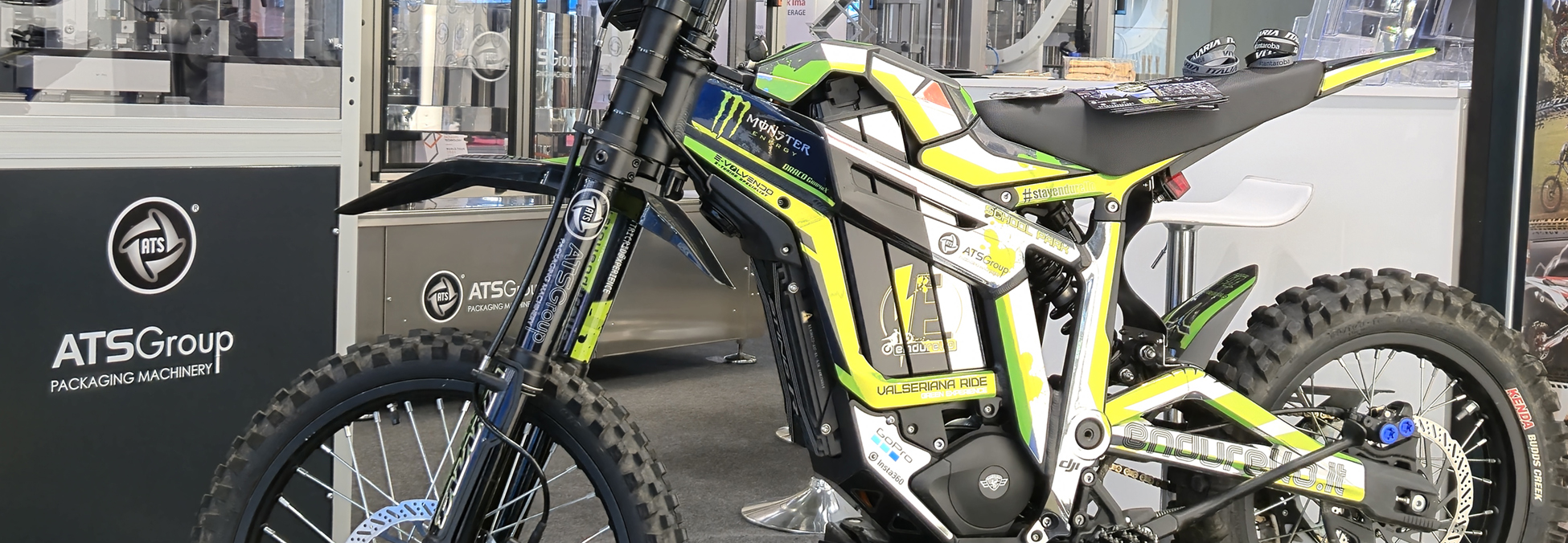 Presentazione moto elettrica Endurello per sponsorizzazione green ATS Packaging Group a Ipack-Ima Milano